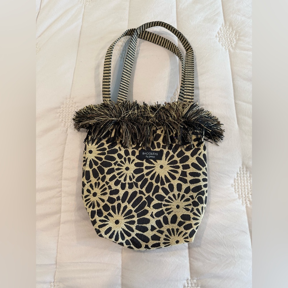 Bagolitas adorable tote bag is super fun! Perfect for many different occasions.